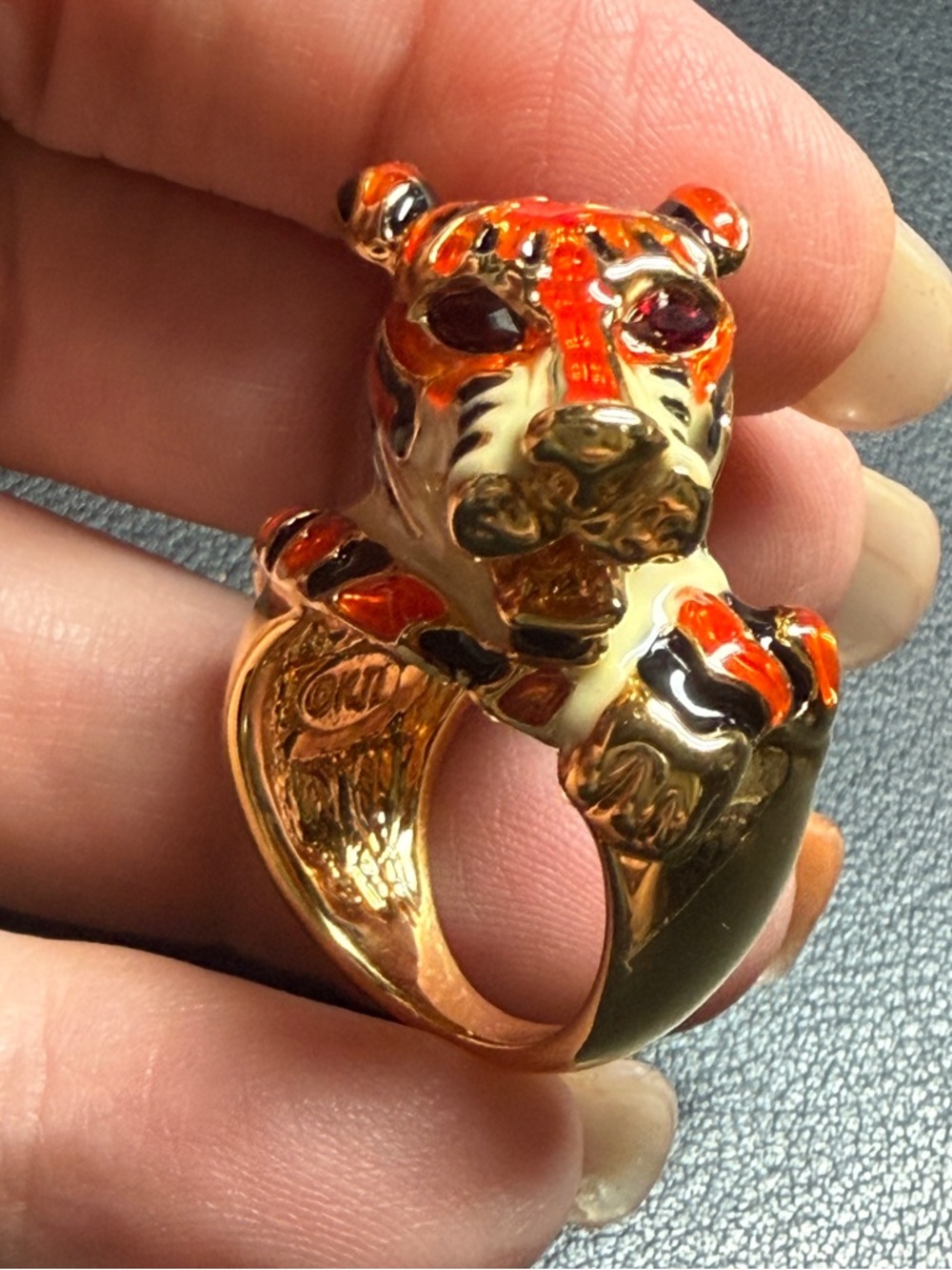 90s KJL Enamel Red Rhinestone Eyes Tiger Cocktail Ring Size 7.5 KENNETH J LANE